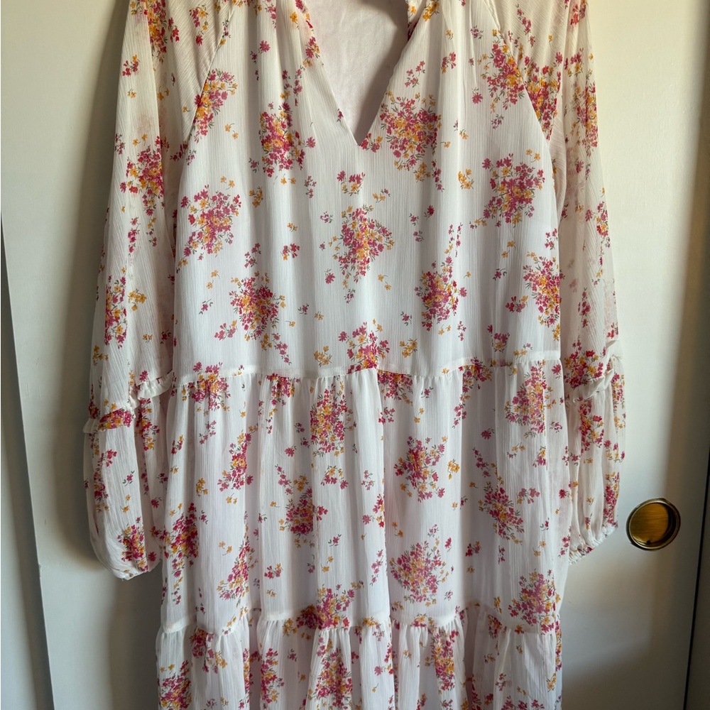 Vince Camuto  Floral V-Neck Long Sleeve Dress